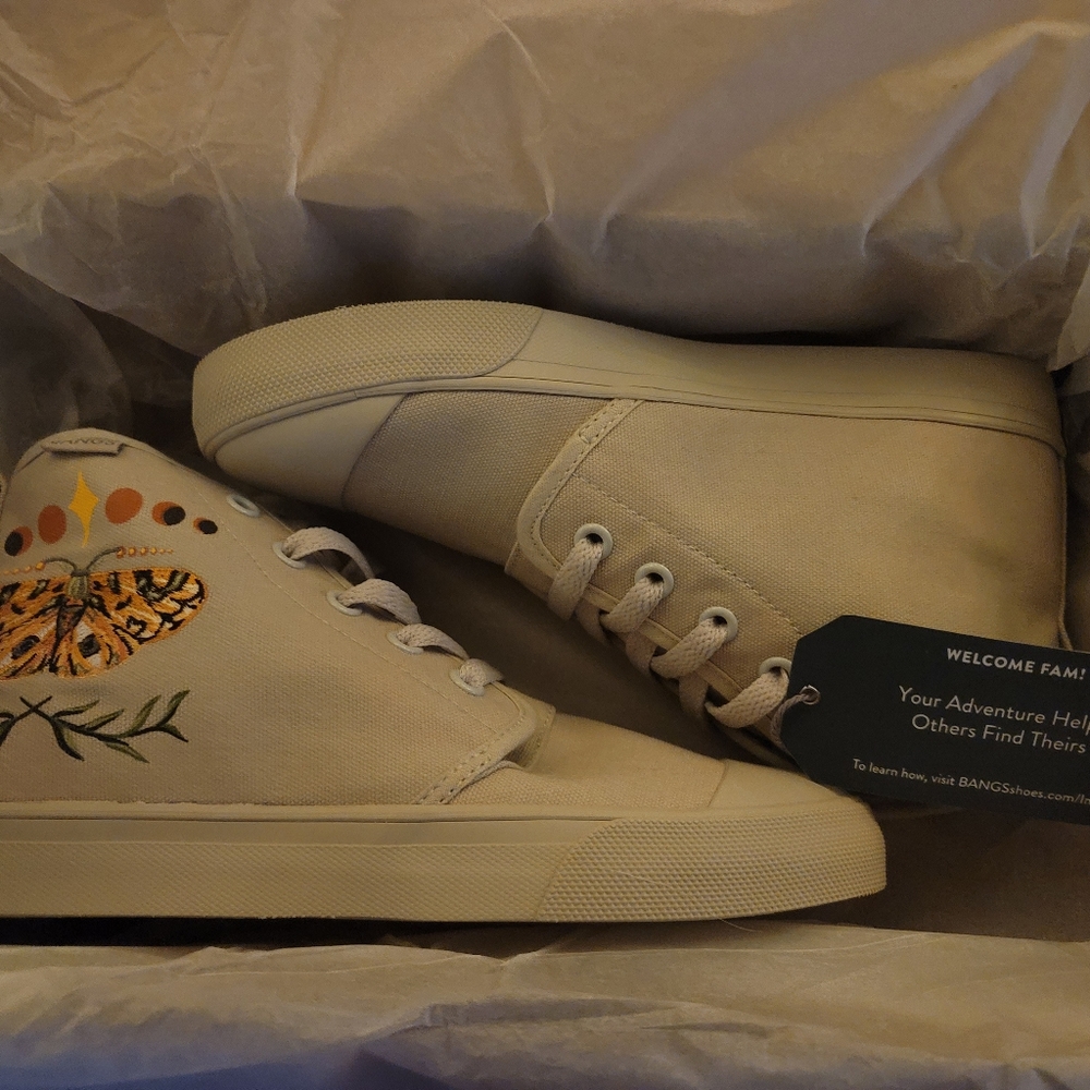 Shoes - Picture 6 of 6